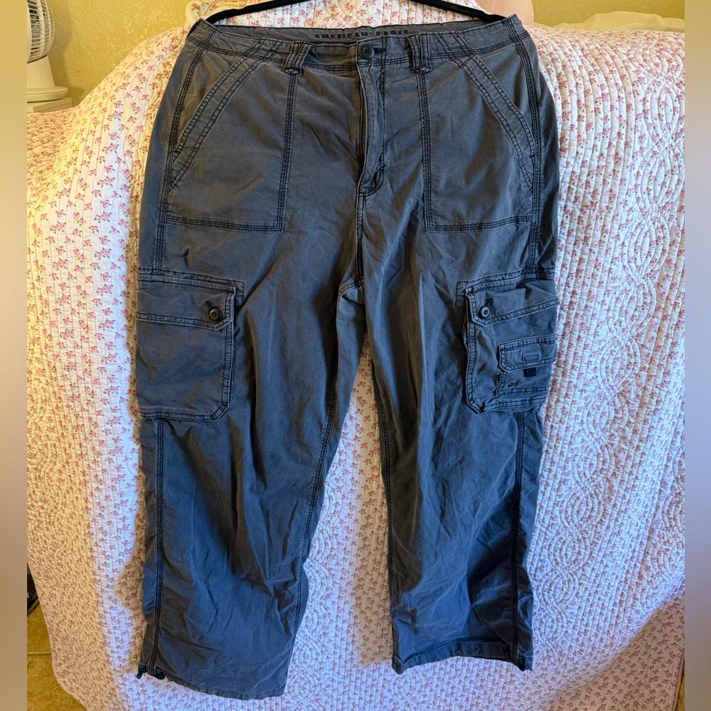 American Eagle grey cargo pants